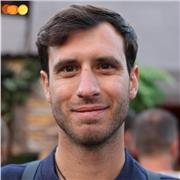 Professeur natif du français langue étrangère (du A1.1 au C2) auprès d’un public adulte international en ligne.